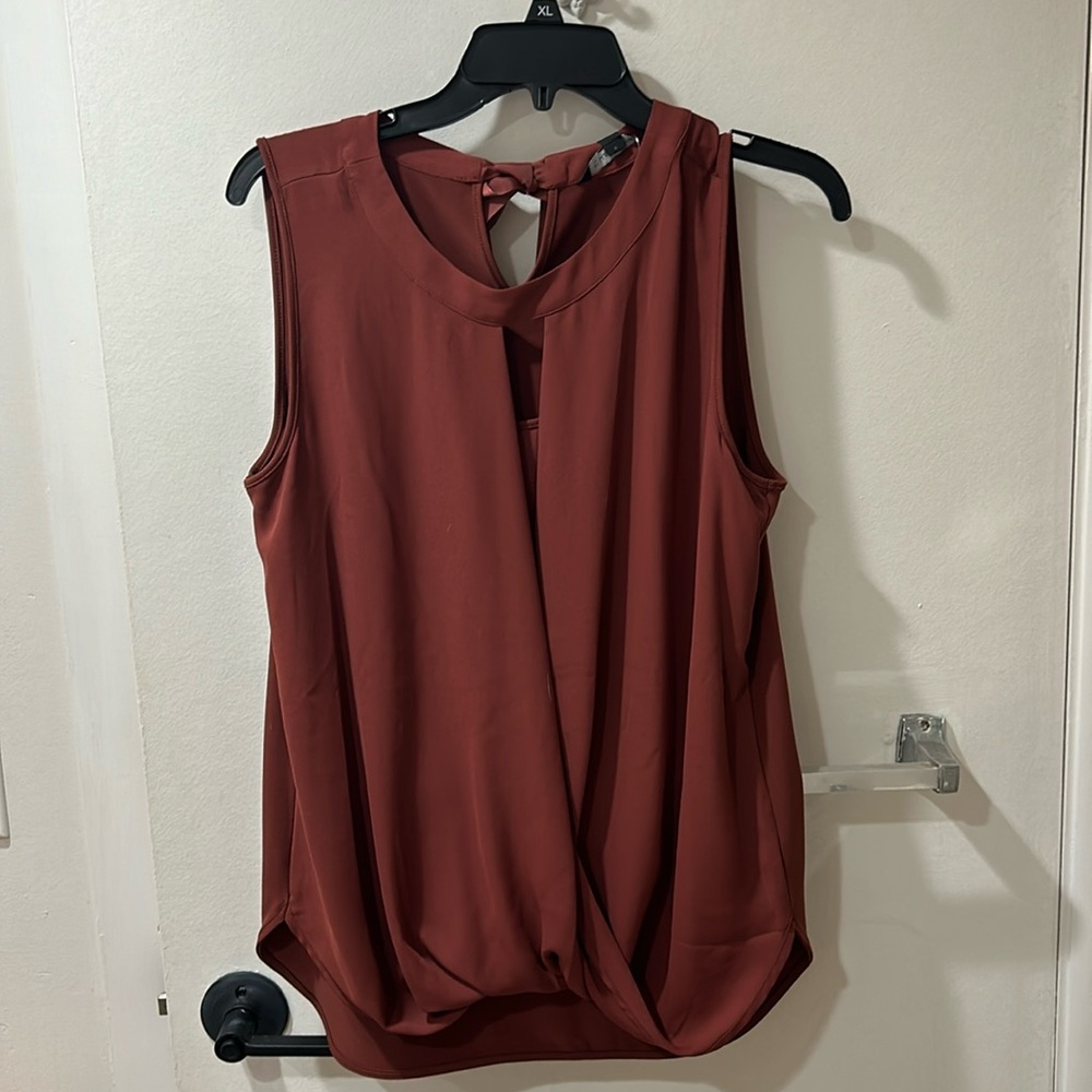 NWT 41 Hawthorn sleeveless top with bow back